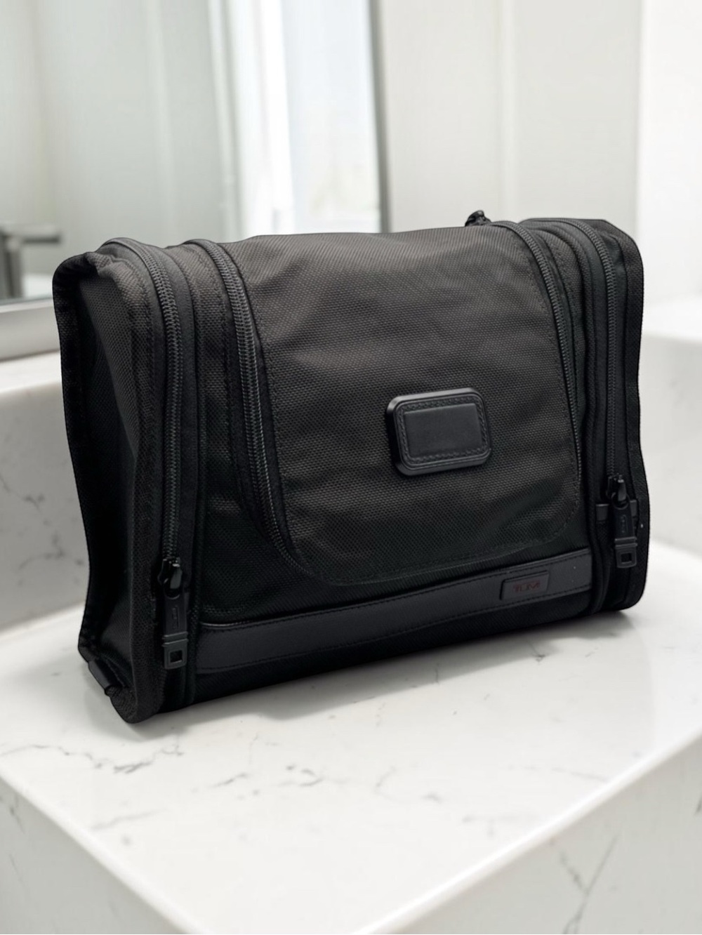 TUMI ALPHA II Travel Hanging Toiletry Travel Kit